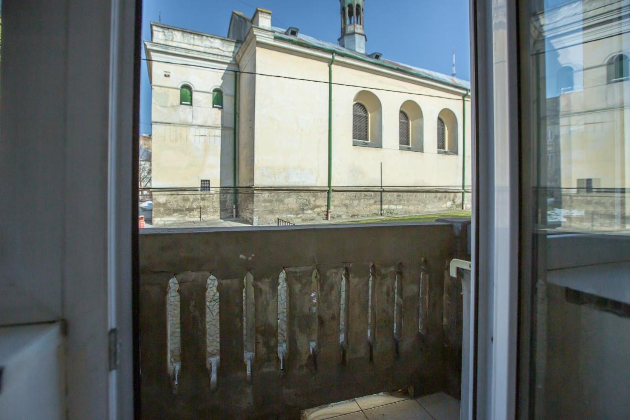 Квартира Для Великої Сімї По Вулиці Гонти 4, Дві Кімнати До 6 Спальних Місць Lviv Ngoại thất bức ảnh